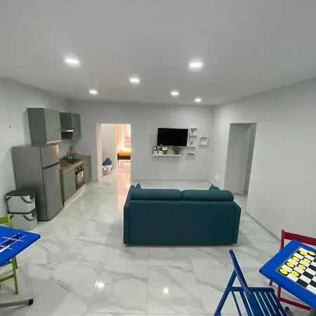 Isla Apartment